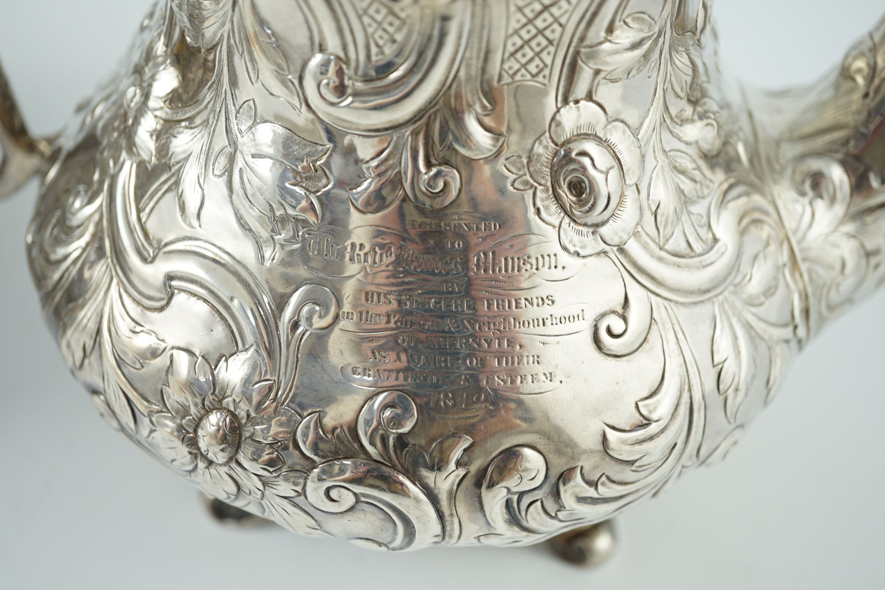 An early Victorian silver teapot and matching sugar bowl, by John Wellby